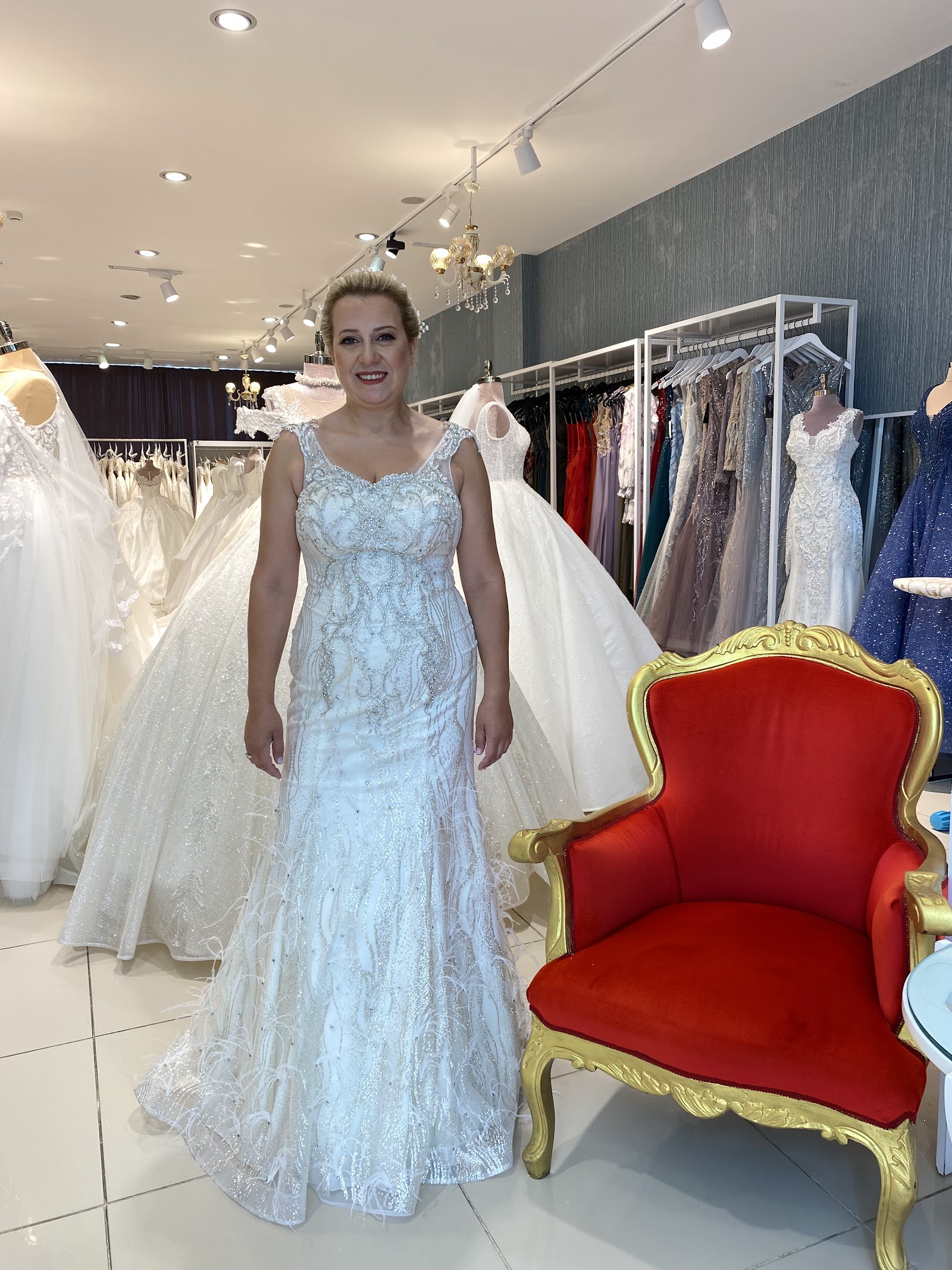 MERAL MODA GELİNLİK & ABİYE HÜRRİYET ŞUBE