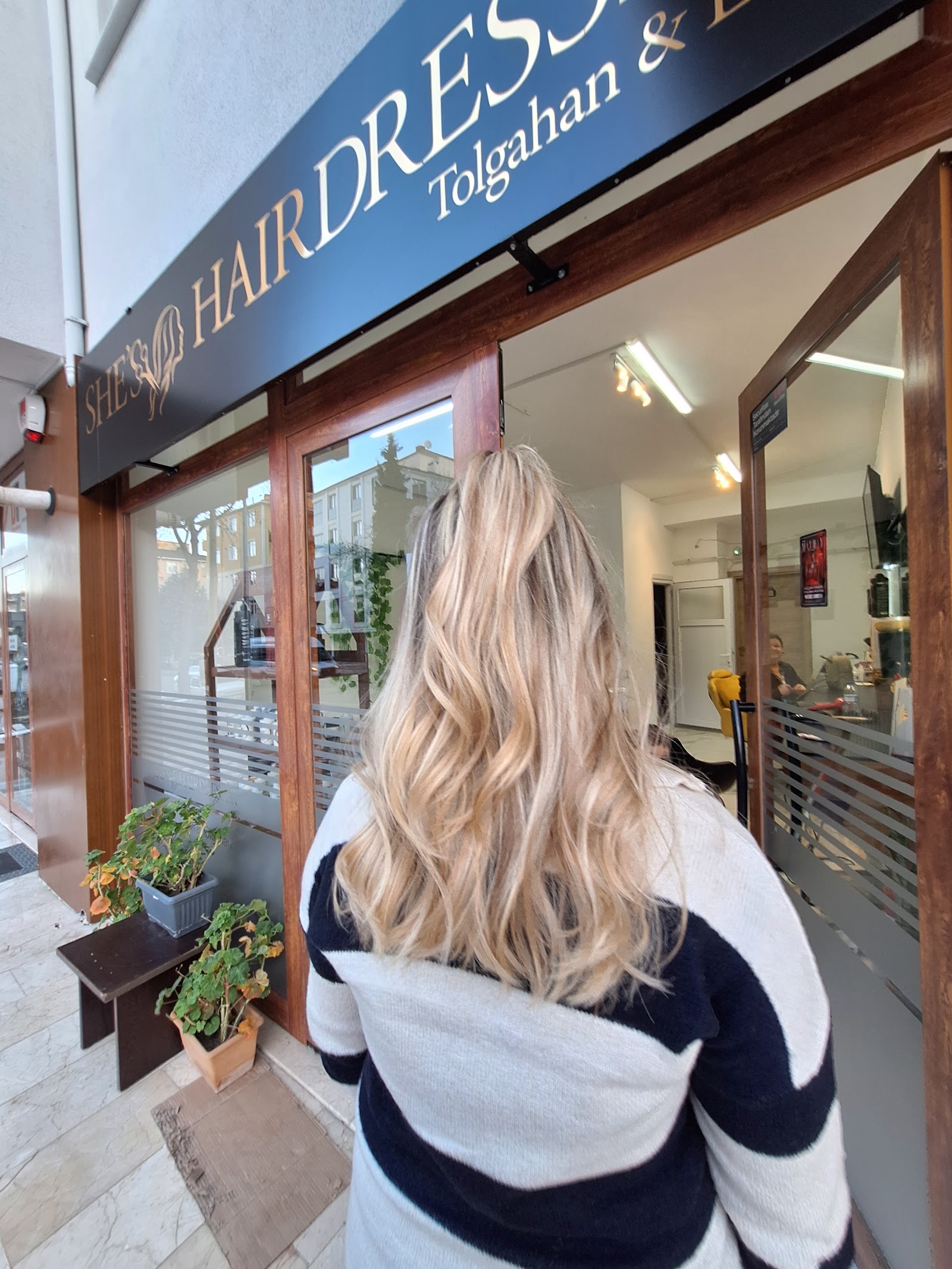 Shes Hairdresser Mikro Kaynak Tesettür Kuafor Salonu kır düğünü mekanı — Süleymanpaşa